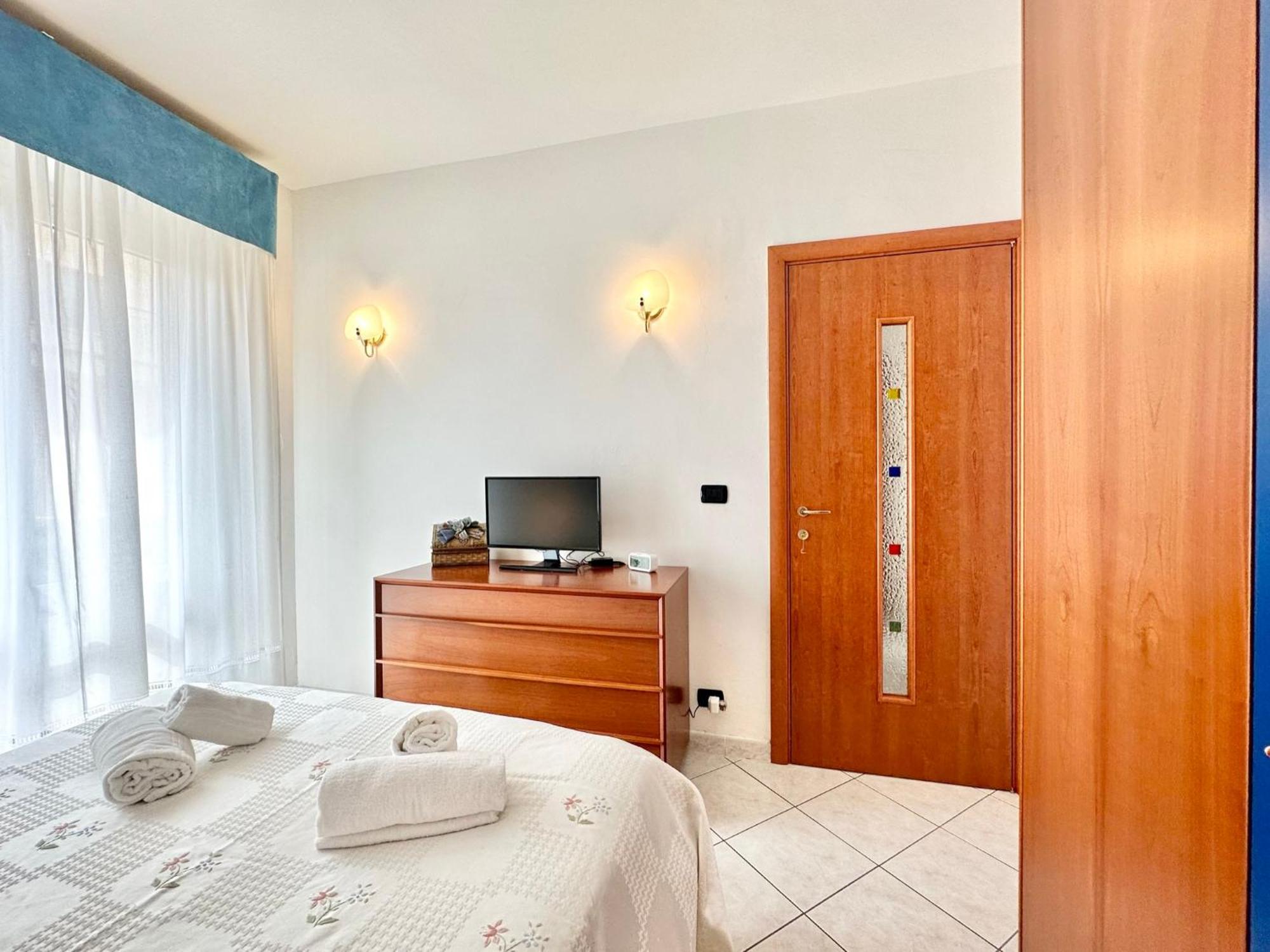 Апартаменты Hostdomus - Pietra Blu Пьетра-Лигуре Экстерьер фото